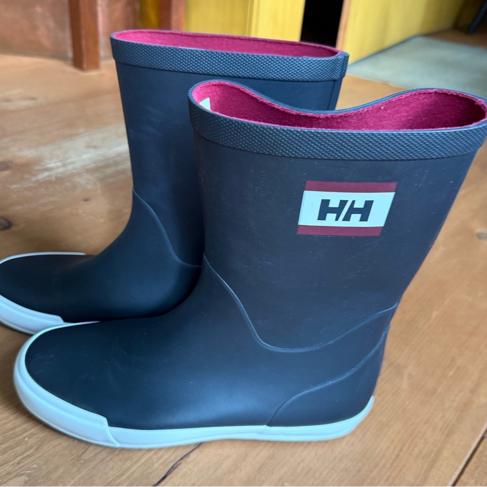 Helly Hansen Nordvik 2 Women sz 10 Navy Waterproof  Rubber Boots